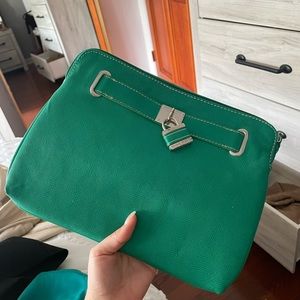 Green clutch